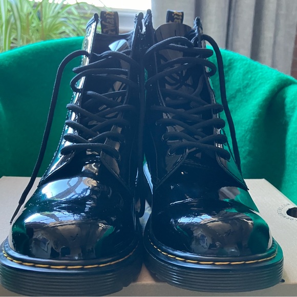 Dr Martens black patent Lamper boots - Picture 5 of 11